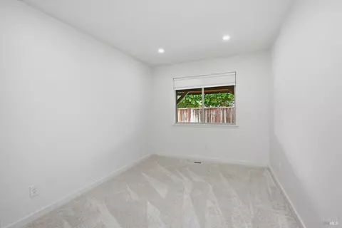 Bedroom - 6183 Marsi Ct, Windsor, CA 95492 photo 3 of 6