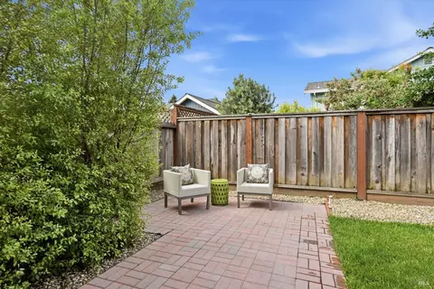 Exterior - 6183 Marsi Ct, Windsor, CA 95492 photo 7 of 11