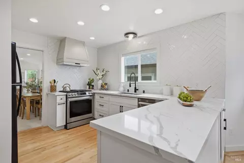 Kitchen - 6183 Marsi Ct, Windsor, CA 95492 photo 1 of 2