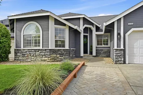 Exterior - 6183 Marsi Ct, Windsor, CA 95492 photo 6 of 11