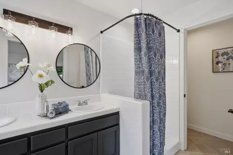 Bath - 6183 Marsi Ct, Windsor, CA 95492 photo 4 of 4