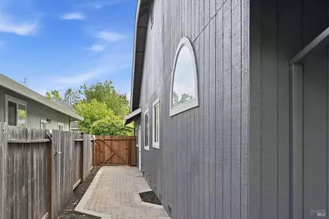 Exterior - 6183 Marsi Ct, Windsor, CA 95492 photo 10 of 11