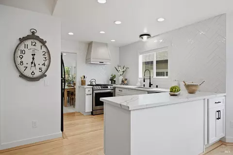 Kitchen - 6183 Marsi Ct, Windsor, CA 95492 photo 2 of 2