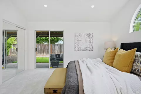 Bedroom - 6183 Marsi Ct, Windsor, CA 95492 photo 6 of 6