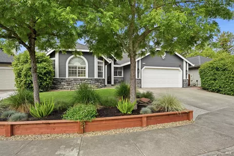 Exterior - 6183 Marsi Ct, Windsor, CA 95492 photo 3 of 11