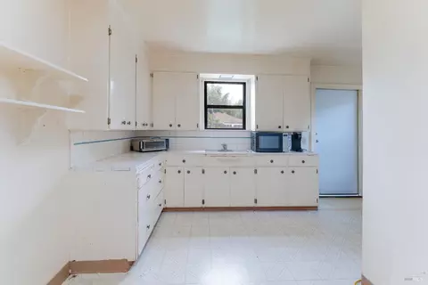 701 W Mill St, Ukiah, CA 95482 photo 4