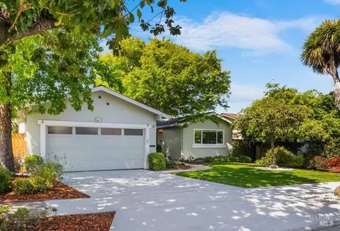 17 Greengate Ct, Santa Rosa, CA 95409