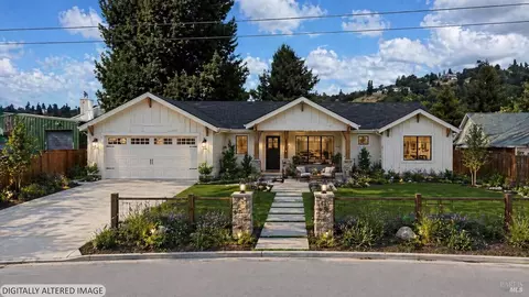 205 N Dover Ct, Santa Rosa, CA 95403