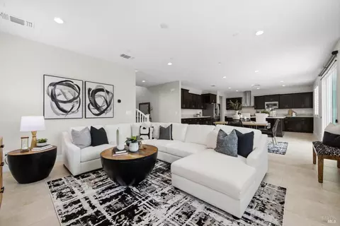 607 Snapdragon St, Vacaville, CA 95687