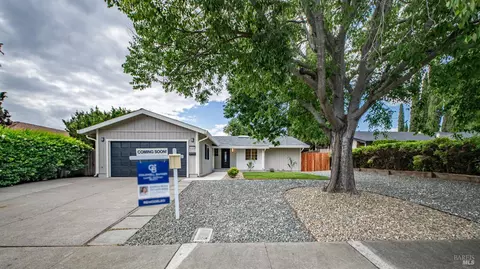 2495 Carnation Dr, Fairfield, CA 94533 photo 4