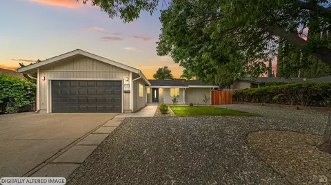 2495 Carnation Dr, Fairfield, CA 94533 photo 3