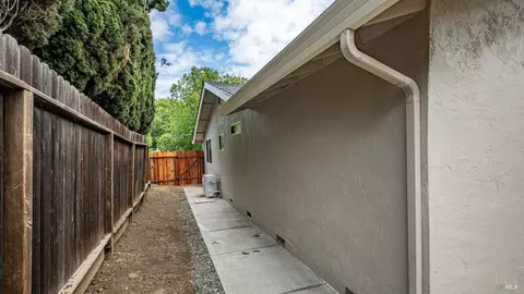 2495 Carnation Dr, Fairfield, CA 94533 photo 31