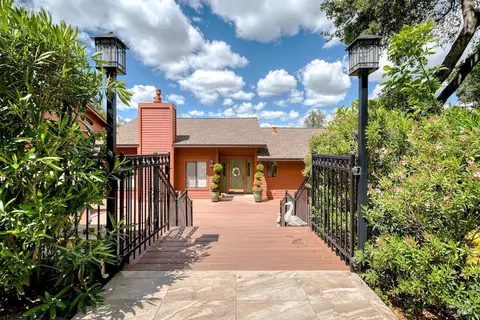 21 Forrest Rd, Novato, CA 94947