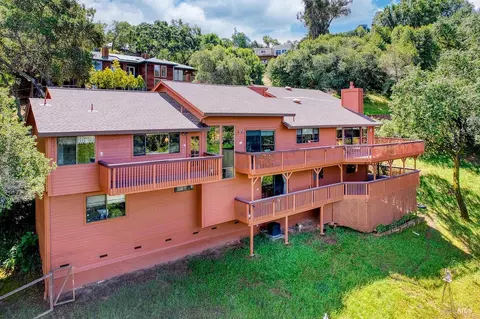 21 Forrest Rd, Novato, CA 94947