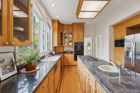 Kitchen - 17 Heron Dr, Mill Valley, CA 94941 photo 2 of 3