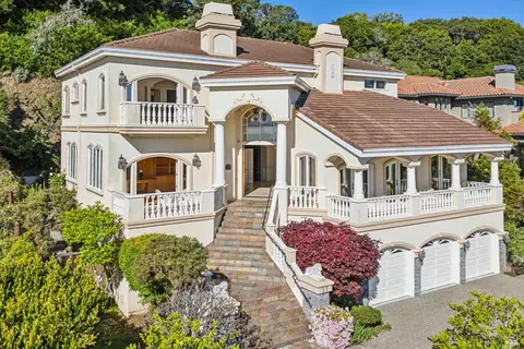 17 Heron Dr, Mill Valley, CA 94941