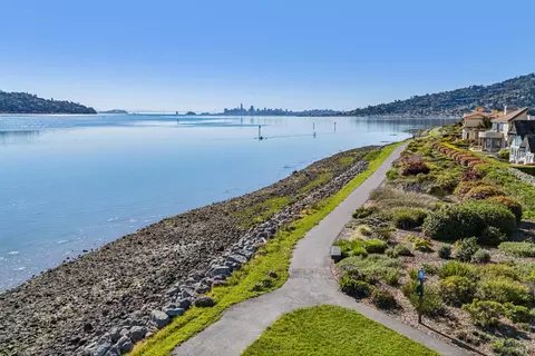 View/Area - 17 Heron Dr, Mill Valley, CA 94941 photo 8 of 11