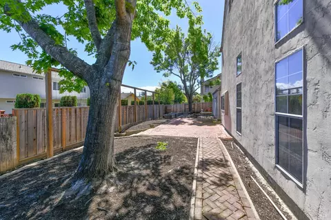 Exterior - 26 Lloyd Ct, Napa, CA 94558 photo 6 of 14