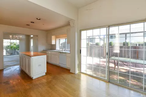 Kitchen - 26 Lloyd Ct, Napa, CA 94558 photo 3 of 3