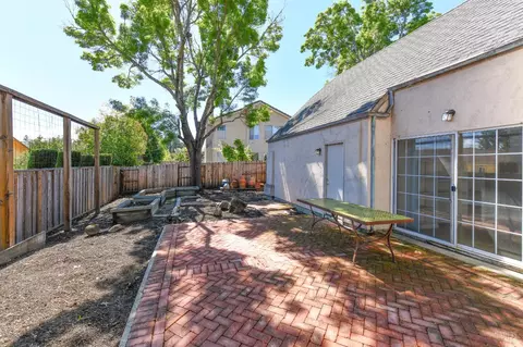 Exterior - 26 Lloyd Ct, Napa, CA 94558 photo 7 of 14