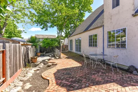 Exterior - 26 Lloyd Ct, Napa, CA 94558 photo 4 of 14