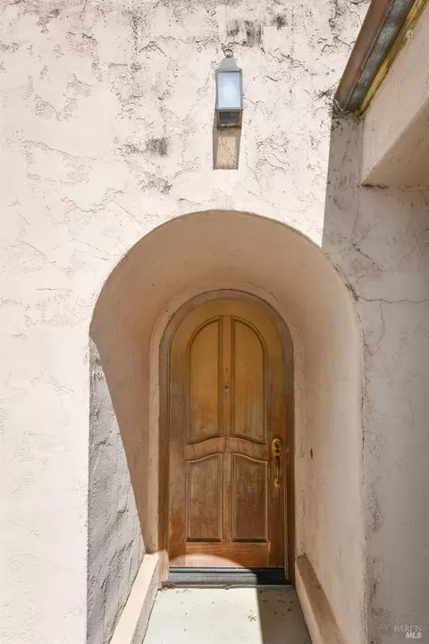 Entry Way - 26 Lloyd Ct, Napa, CA 94558 photo 3 of 3