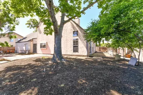 Exterior - 26 Lloyd Ct, Napa, CA 94558 photo 13 of 14