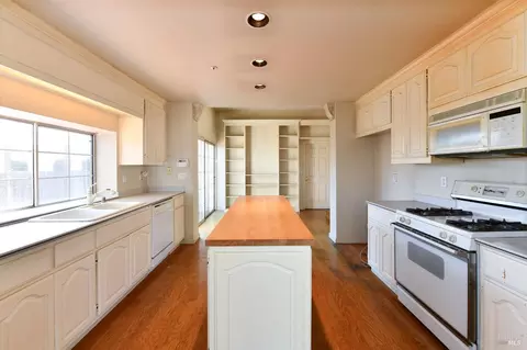 Kitchen - 26 Lloyd Ct, Napa, CA 94558 photo 1 of 3