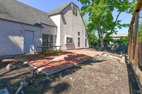 Exterior - 26 Lloyd Ct, Napa, CA 94558 photo 11 of 14