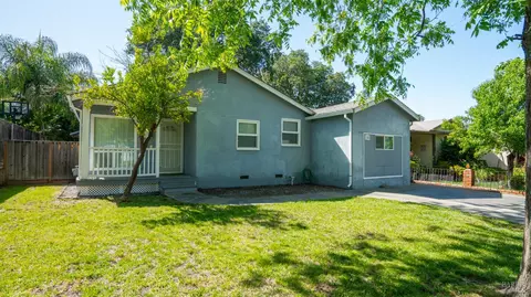 148 Valley Dr, Vacaville, CA 95688