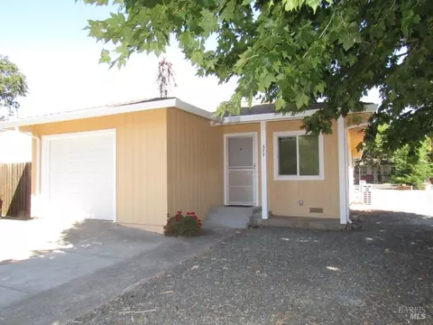 377 Warren Dr, Ukiah, CA 95482