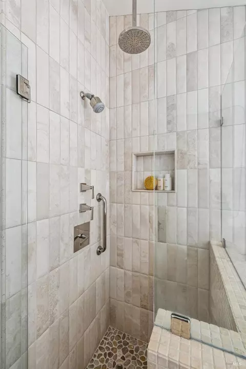 Bath - 115 Manor Dr, Mill Valley, CA 94941 photo 3 of 6