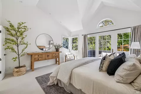 Bedroom - 115 Manor Dr, Mill Valley, CA 94941 photo 1 of 5