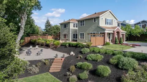 20 Catania Ct, Napa, CA 94558