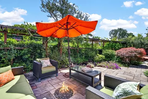 109 Silverado Springs Dr, Napa, CA 94558