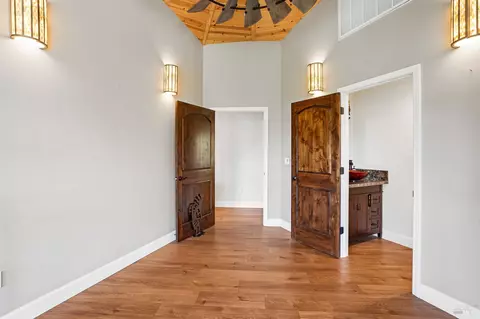 Entry Way - 850 Doolan Canyon Dr, Ukiah, CA 95482 photo 4 of 6