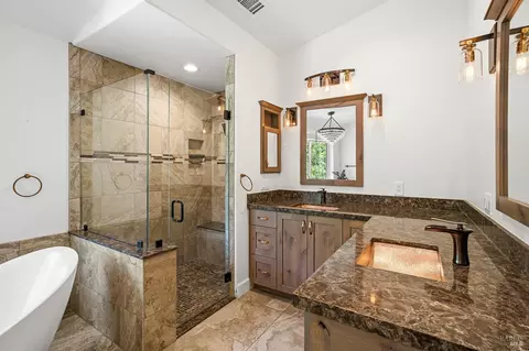 Bath - 850 Doolan Canyon Dr, Ukiah, CA 95482 photo 1 of 4