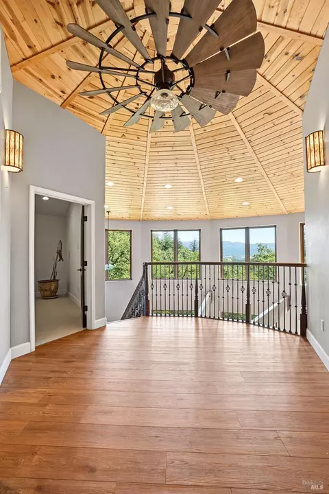 Entry Way - 850 Doolan Canyon Dr, Ukiah, CA 95482 photo 3 of 6