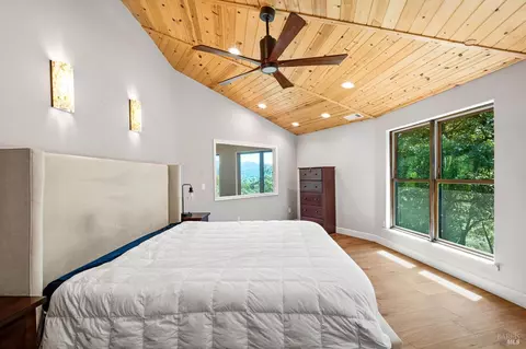 Bedroom - 850 Doolan Canyon Dr, Ukiah, CA 95482 photo 1 of 2