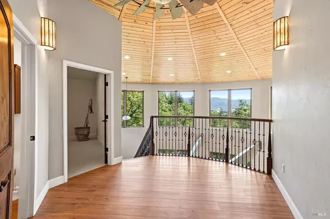 Entry Way - 850 Doolan Canyon Dr, Ukiah, CA 95482 photo 2 of 6