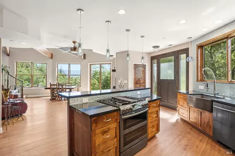 Kitchen - 850 Doolan Canyon Dr, Ukiah, CA 95482 photo 1 of 6