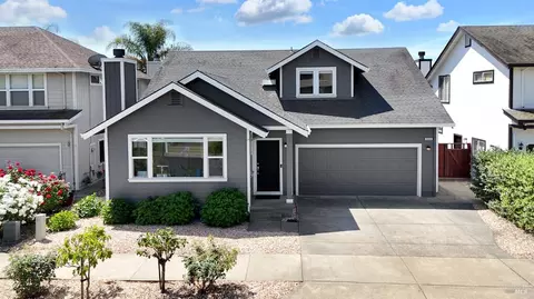 888 Starr Cir, Windsor, CA 95492