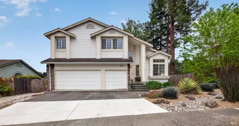 8818 Clothier Ln, Cotati, CA 94931