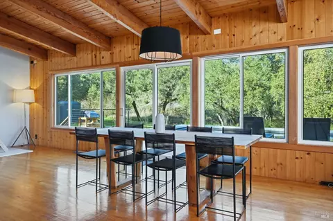Dining - 2291 Westside Rd, Healdsburg, CA 95448 photo 2 of 2