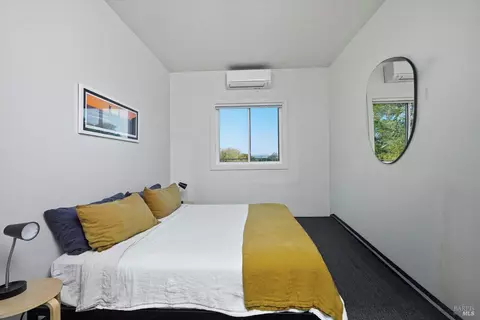 Bedroom - 2291 Westside Rd, Healdsburg, CA 95448 photo 1 of 3