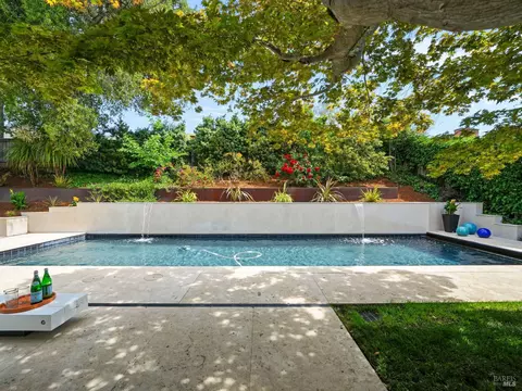 1284 Idylberry Rd, San Rafael, CA 94903