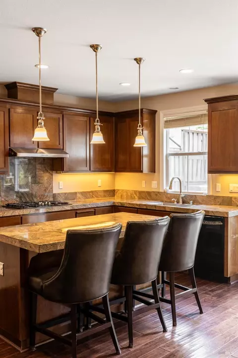 Kitchen - 6671 Chalk Hill Ln, Vallejo, CA 94591 photo 7 of 8