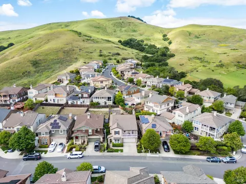 View/Area - 6671 Chalk Hill Ln, Vallejo, CA 94591 photo 3 of 9
