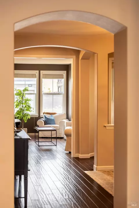 Entry Way - 6671 Chalk Hill Ln, Vallejo, CA 94591 photo 3 of 7