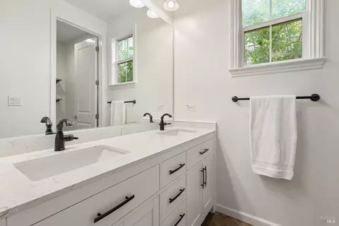 Bath - 6671 Chalk Hill Ln, Vallejo, CA 94591 photo 6 of 7